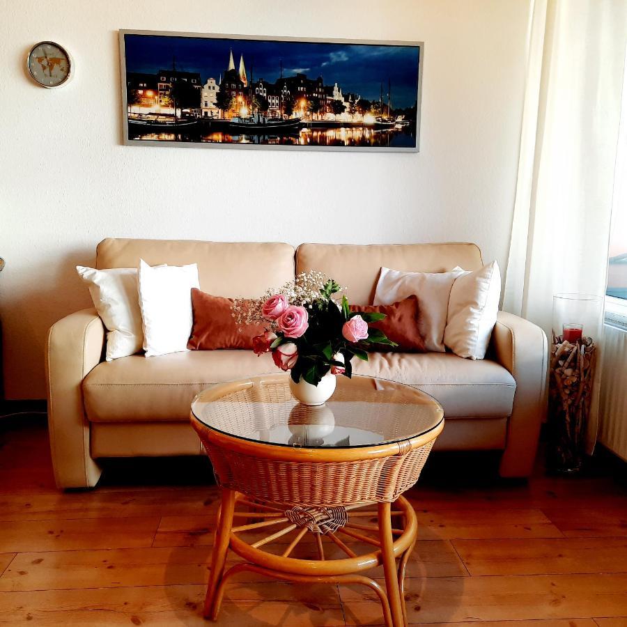Apartment 3 Minuten zu Fuss zum Meer  Lübeck Buitenkant foto